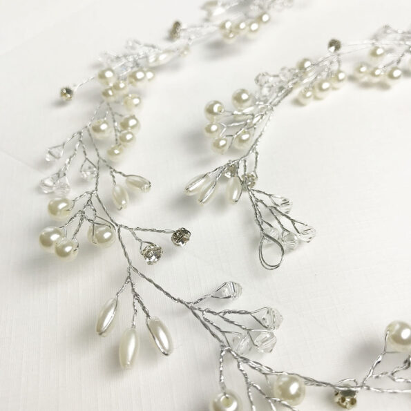 Headband fio de pérolas e strass para penteados